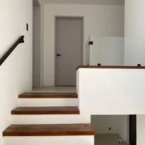 Escalera interior de casa