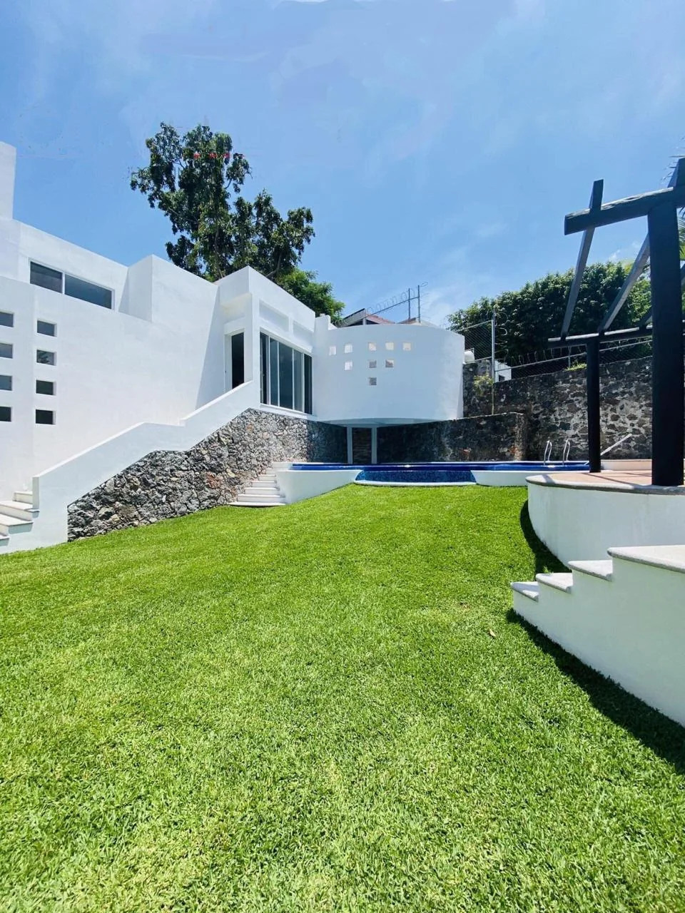 Casa con jardín y alberca en Cuernavaca